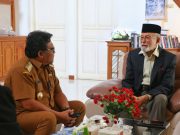 Pj Bupati Pidie Rapat Bersama Wali Nanggroe Paduka Yang Mulia.