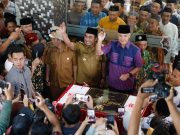 Didampingi Kepala Desa Kepunduhan, Ganjar Pranowo Resmikan Masjid Hasil Swadaya Masyarakat di Kab. Tegal